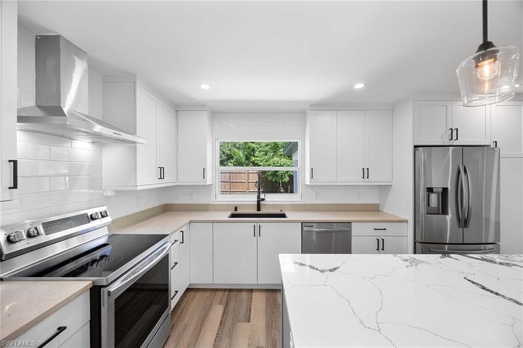 1235 Woodridge AVE, NAPLES FL 34103-14