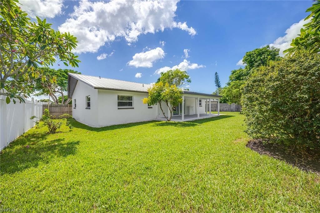 1235 Woodridge AVE, NAPLES FL 34103-24