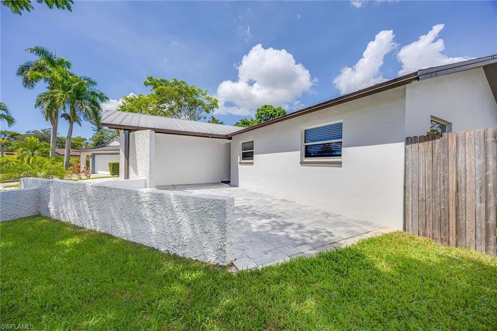 1235 Woodridge AVE, NAPLES FL 34103-6