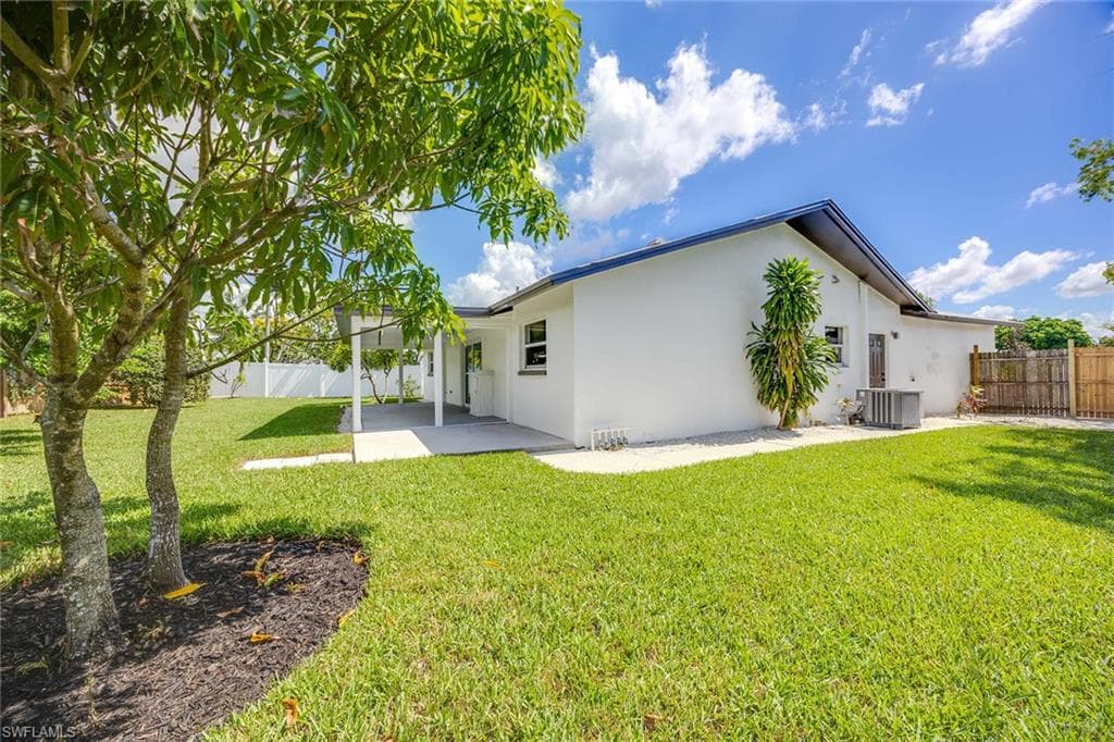 1235 Woodridge AVE, NAPLES FL 34103-26