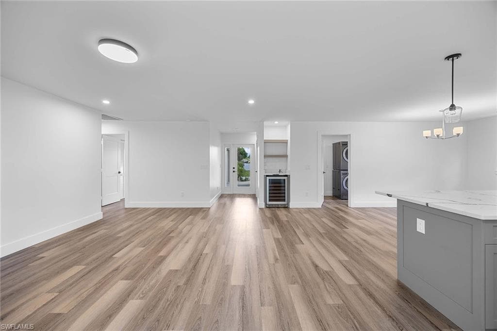 1235 Woodridge AVE, NAPLES FL 34103-8