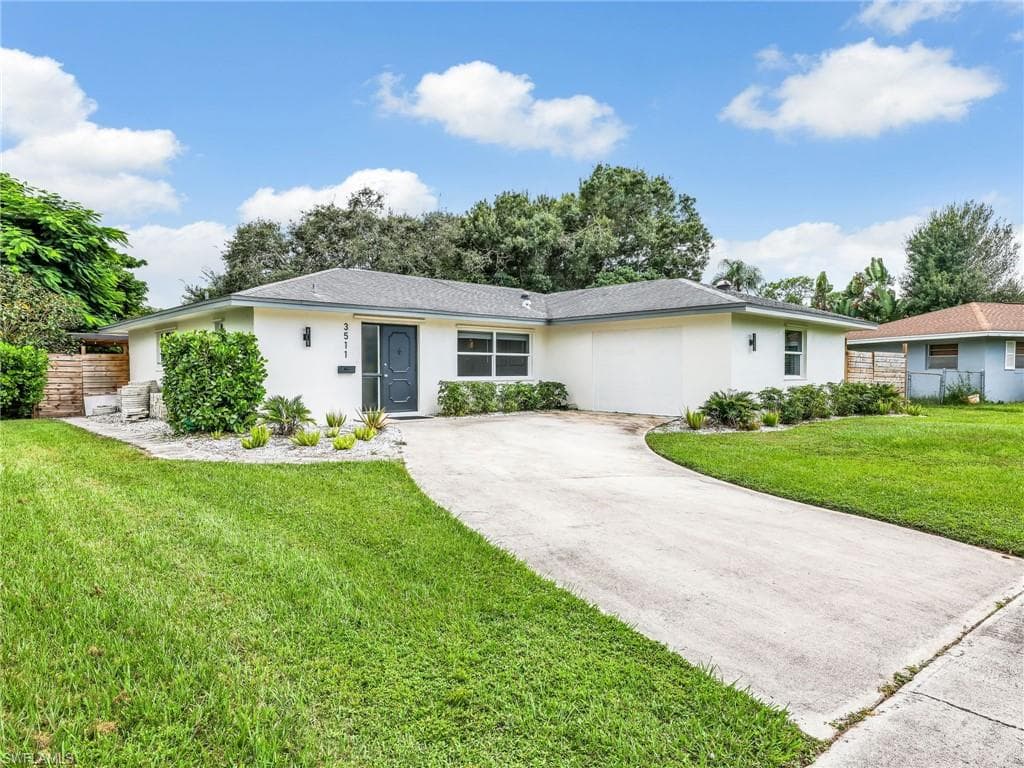 3511 Santiago Way, NAPLES FL 34105-2