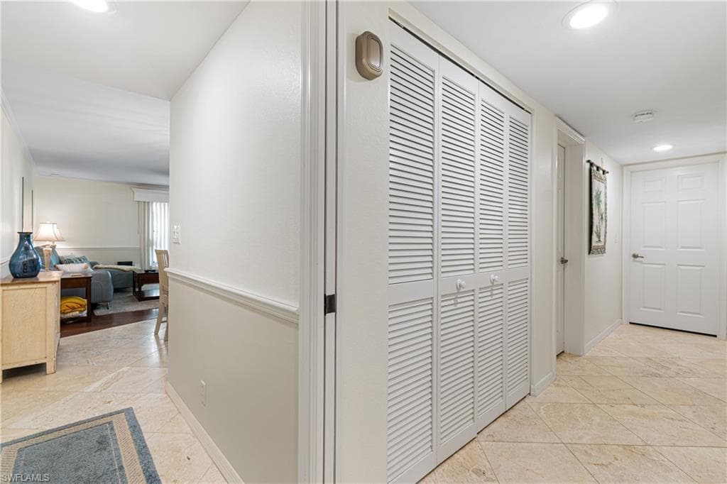 5905 Trailwinds DR # 824, FORT MYERS FL 33907-5