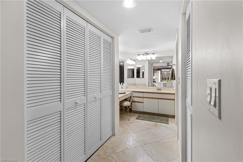 5905 Trailwinds DR # 824, FORT MYERS FL 33907-16