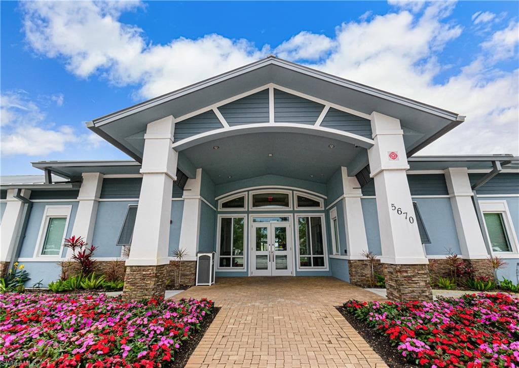5905 Trailwinds DR # 824, FORT MYERS FL 33907-37