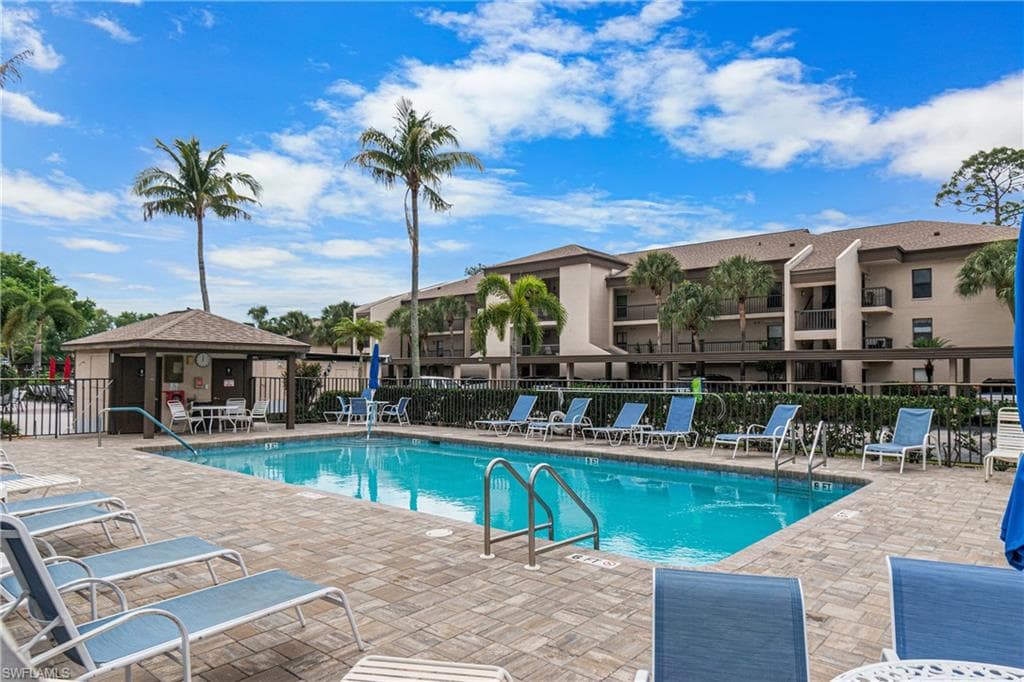 5905 Trailwinds DR # 824, FORT MYERS FL 33907-49
