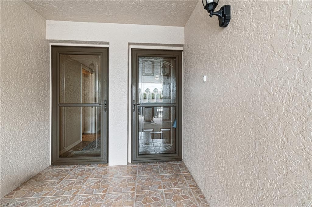 5905 Trailwinds DR # 824, FORT MYERS FL 33907-3