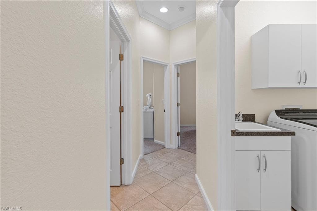 8193 Valiant DR, NAPLES FL 34104-22