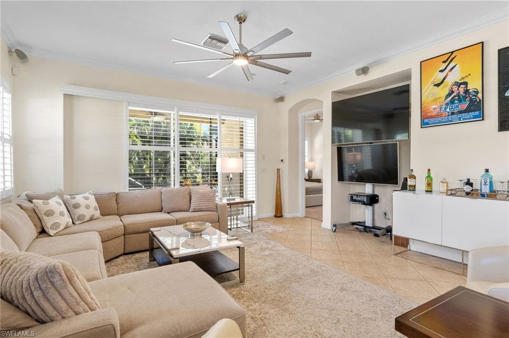 8193 Valiant DR, NAPLES FL 34104-5