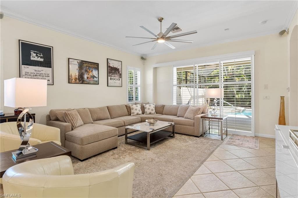 8193 Valiant DR, NAPLES FL 34104-6