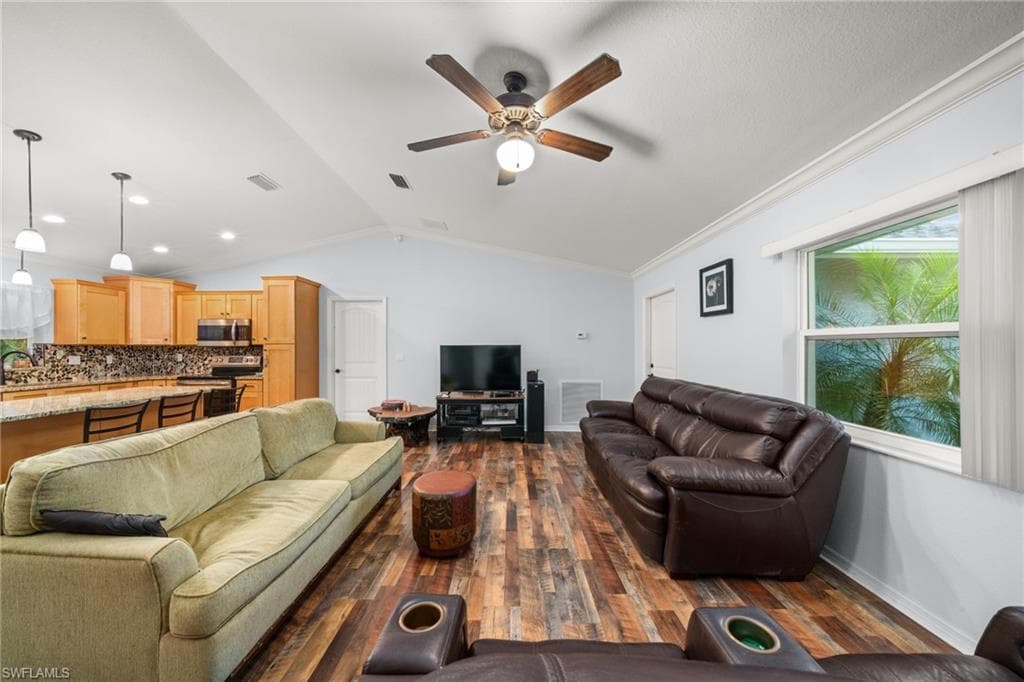 112 Bimini ST NE, LAKE PLACID FL 33852-8