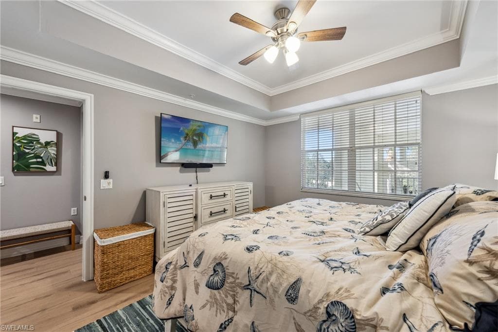 1886 Tarpon Bay DR S # 301, NAPLES FL 34119-5
