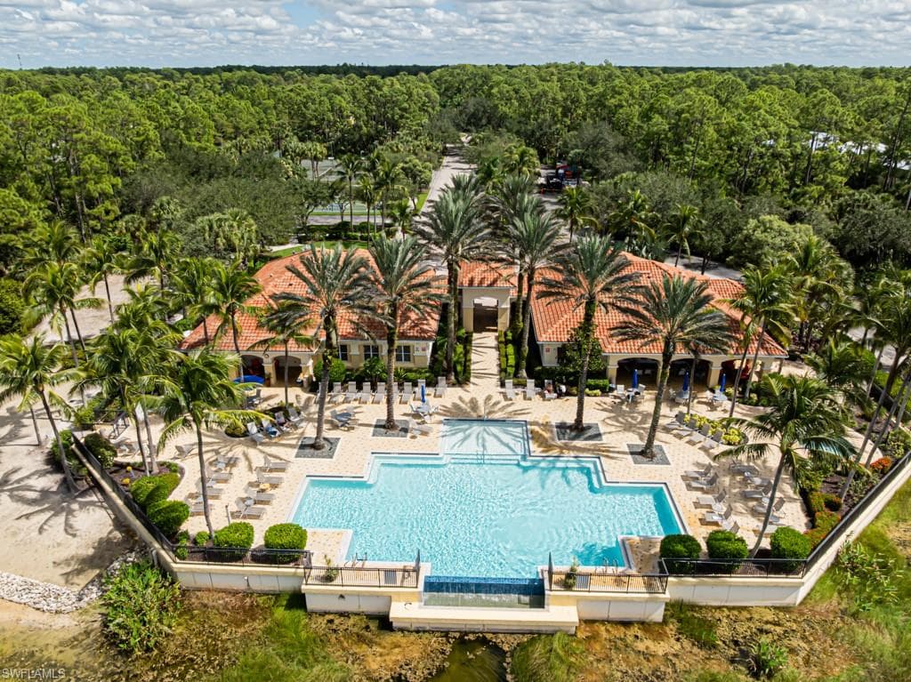 1886 Tarpon Bay DR S # 301, NAPLES FL 34119-17