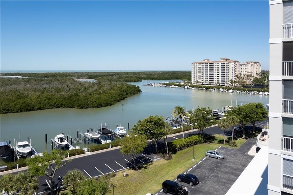 13105 Vanderbilt DR # 405, NAPLES FL 34110-16