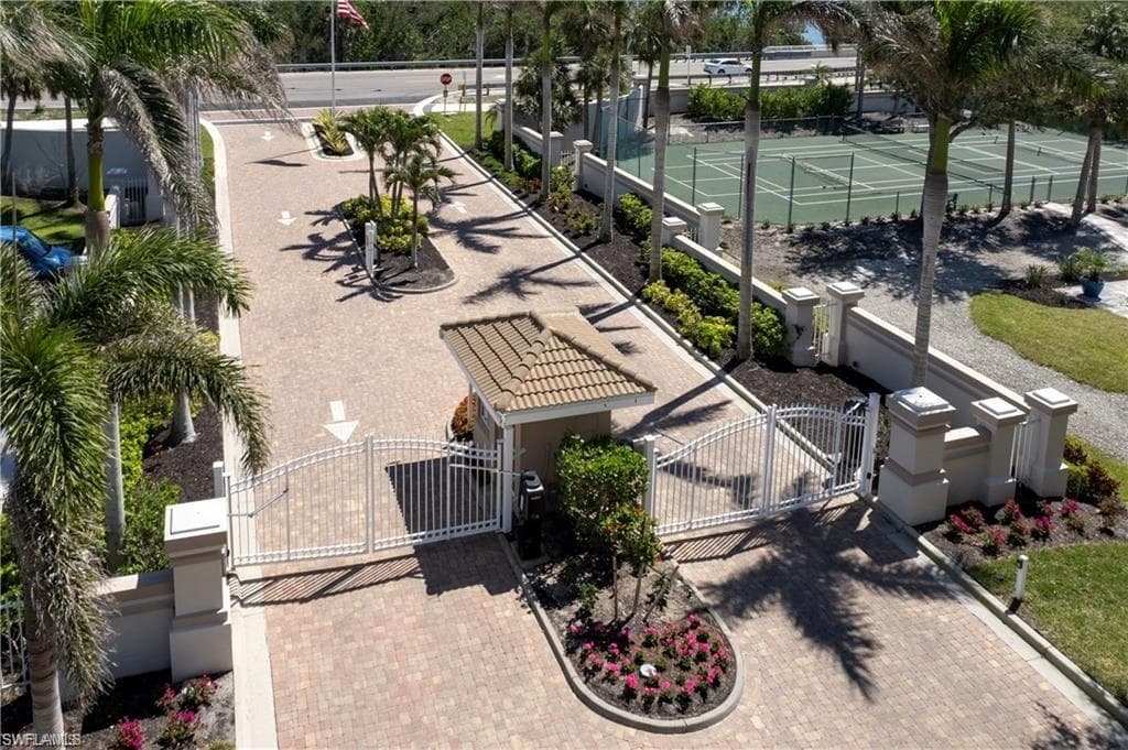 13105 Vanderbilt DR # 405, NAPLES FL 34110-30