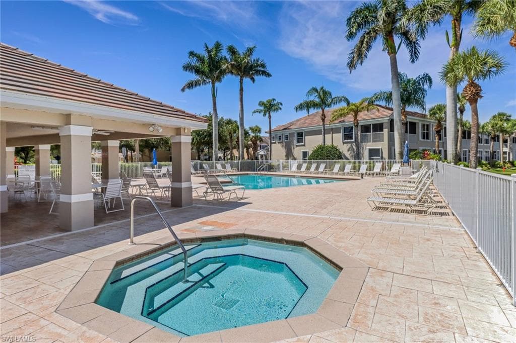 2611 Somerville LOOP # 201, CAPE CORAL FL 33991-27