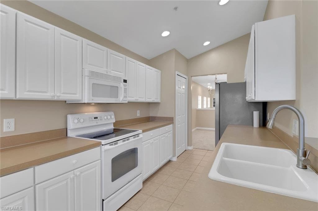 2611 Somerville LOOP # 201, CAPE CORAL FL 33991-10