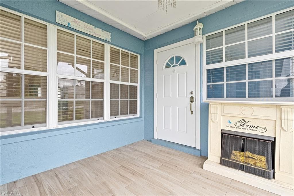 3319 Clubview DR, NORTH FORT MYERS FL 33917-25