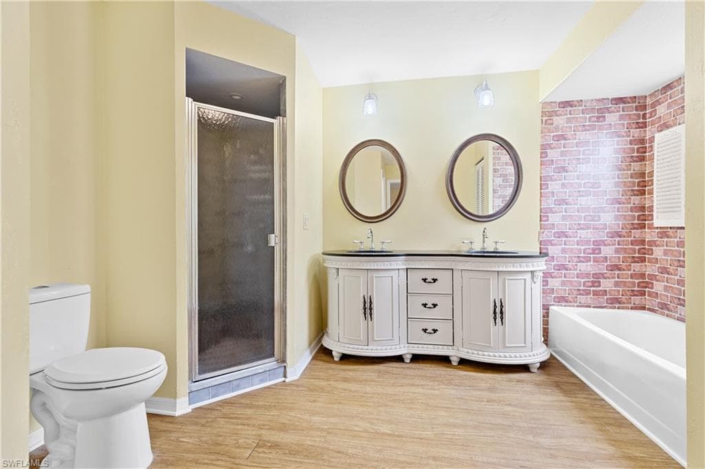 3319 Clubview DR, NORTH FORT MYERS FL 33917-19