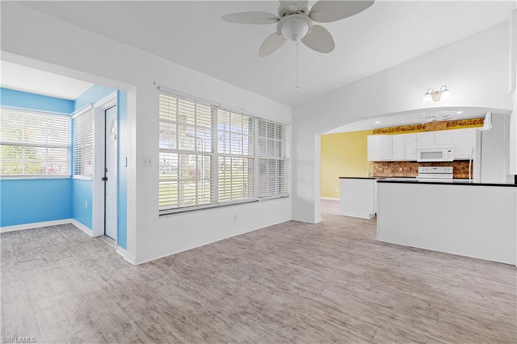 3319 Clubview DR, NORTH FORT MYERS FL 33917-14