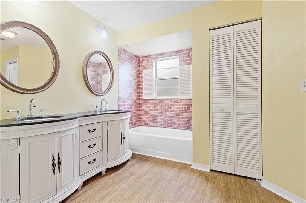 3319 Clubview DR, NORTH FORT MYERS FL 33917-20