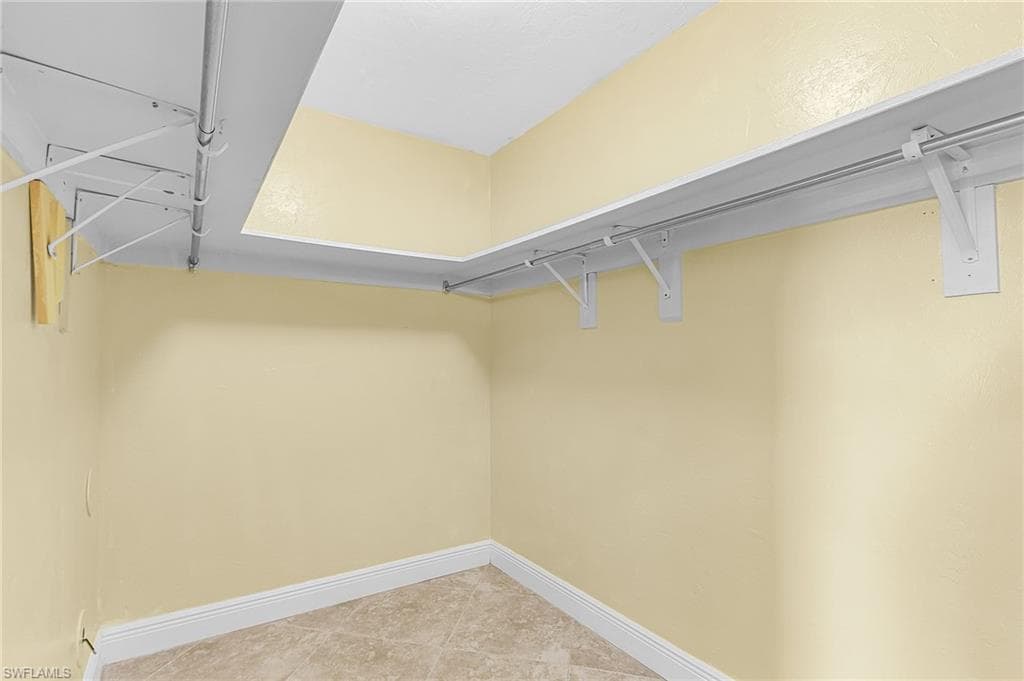 1911 SE 40th TER # 201, CAPE CORAL FL 33904-21