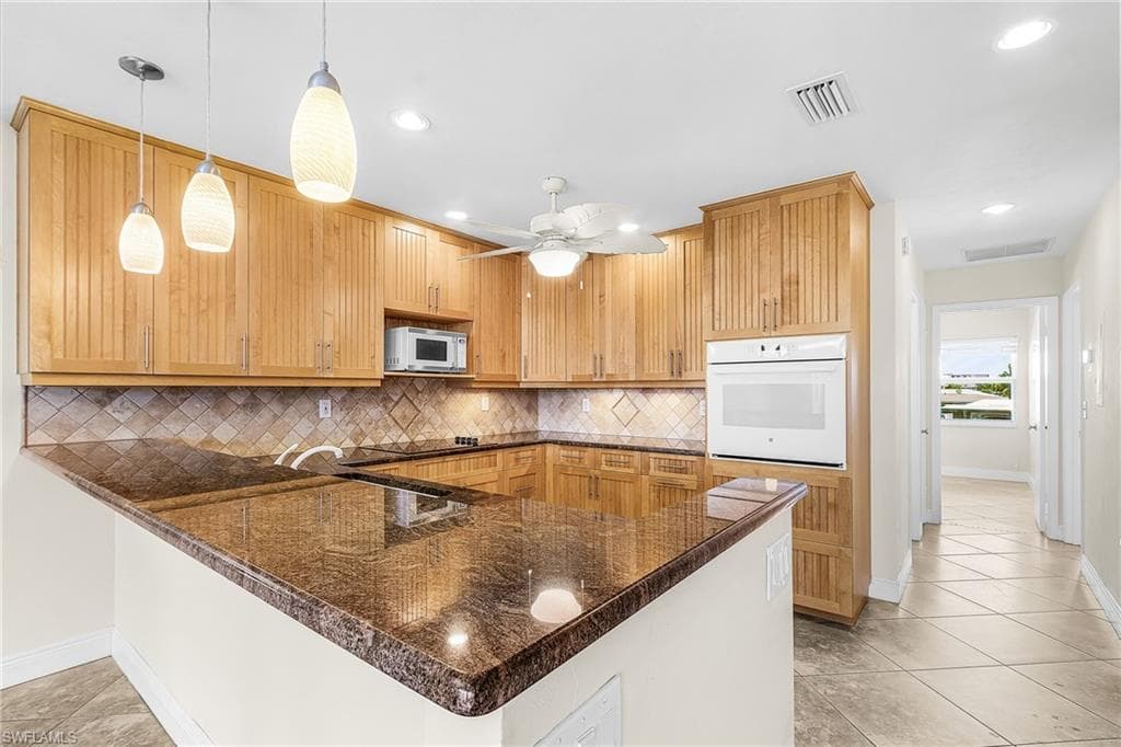 1911 SE 40th TER # 201, CAPE CORAL FL 33904-10