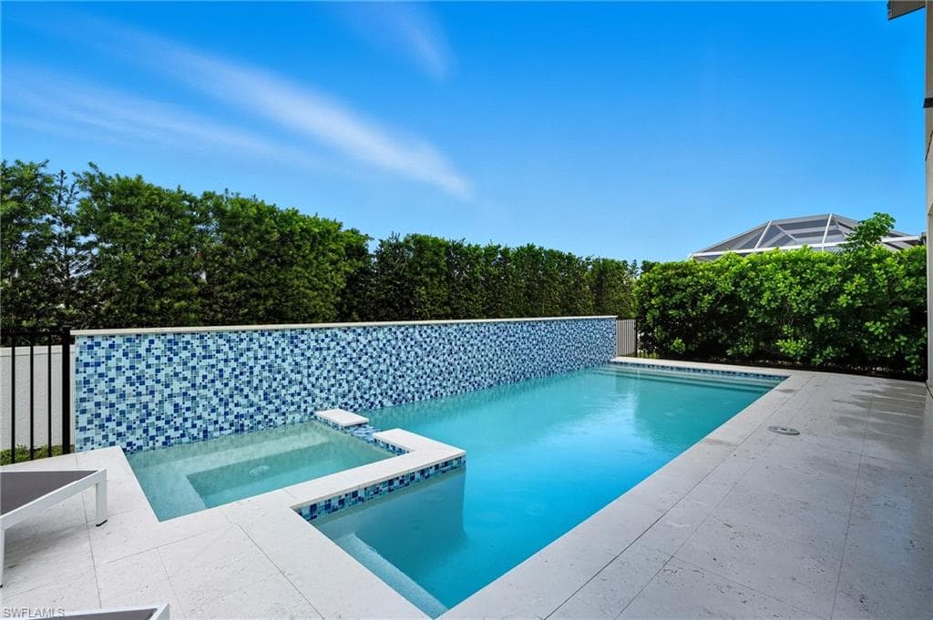 115 Cambria LN, NAPLES FL 34112-30