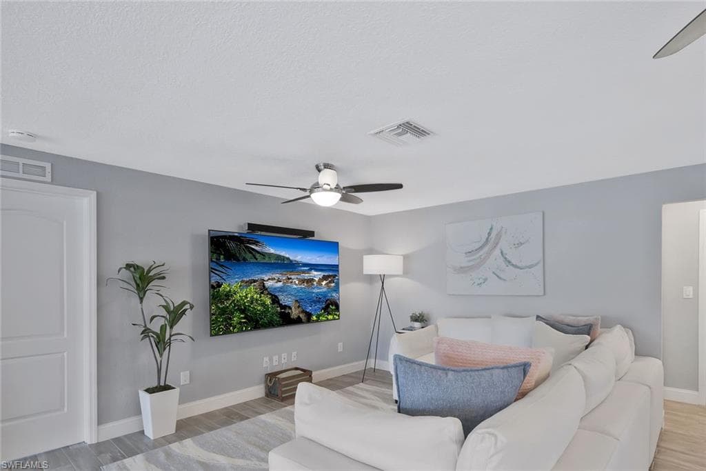 5943 Baker CT, FORT MYERS FL 33919-8