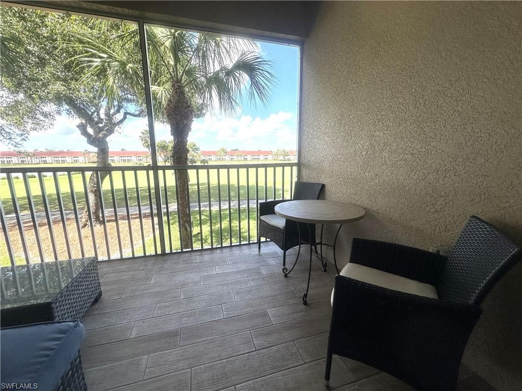2720 Cypress Trace CIR # 2928, NAPLES FL 34119-25