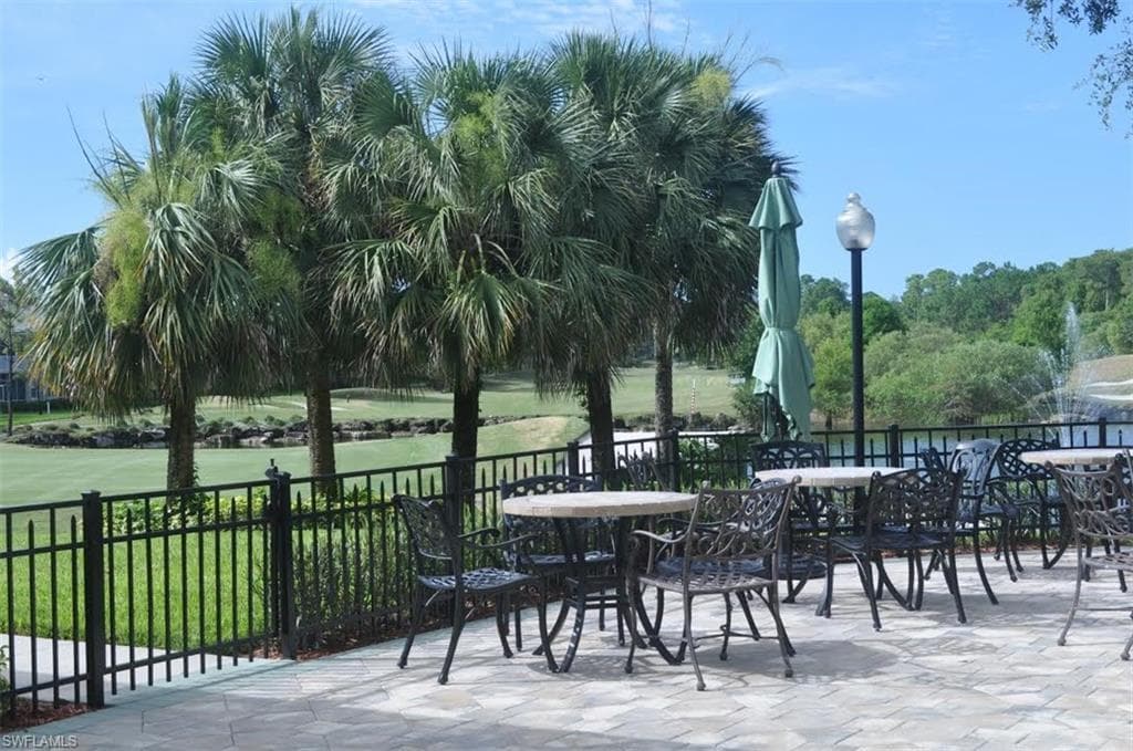 2720 Cypress Trace CIR # 2928, NAPLES FL 34119-29