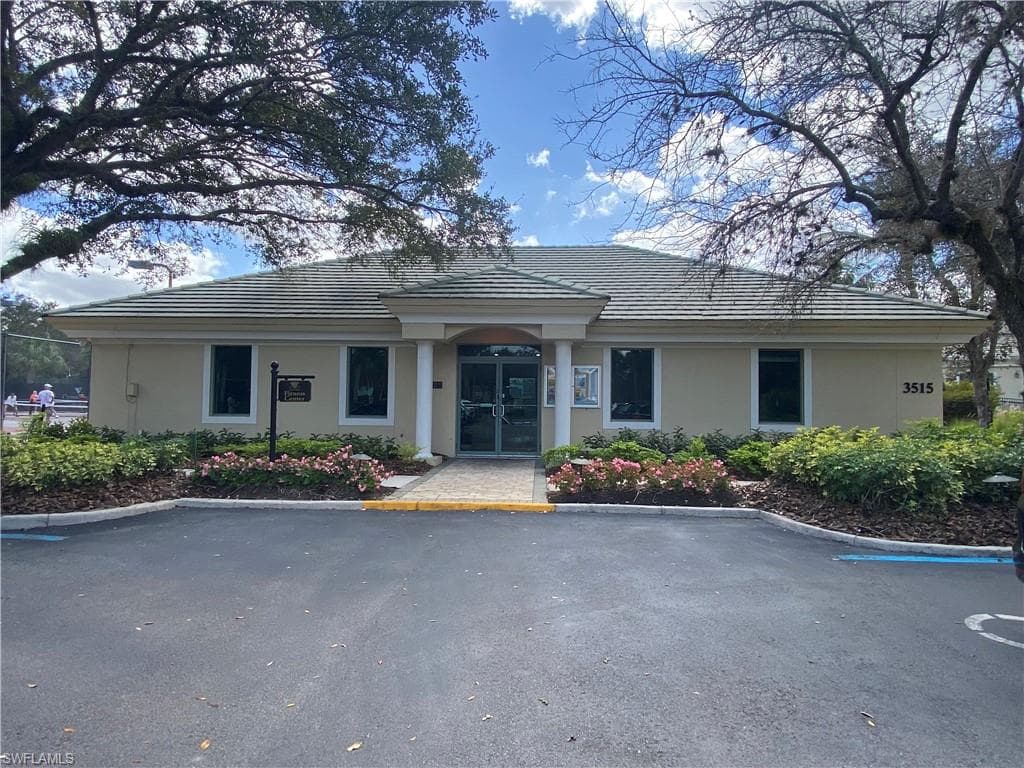 2720 Cypress Trace CIR # 2928, NAPLES FL 34119-33
