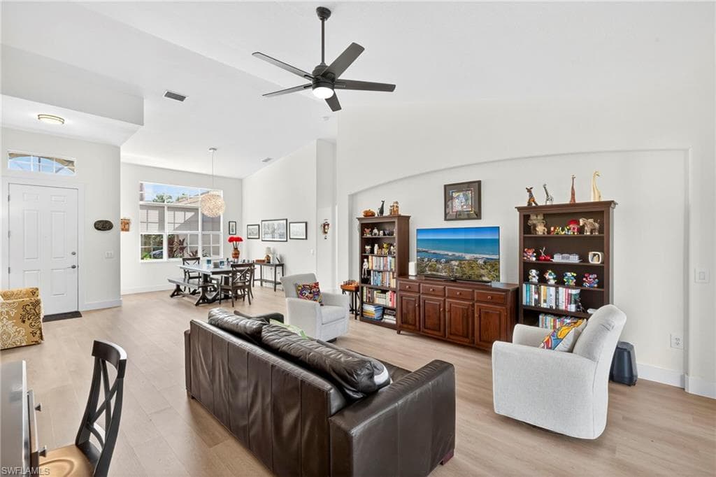 24980 Divot DR, BONITA SPRINGS FL 34135-4