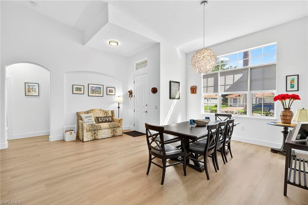 24980 Divot DR, BONITA SPRINGS FL 34135-7