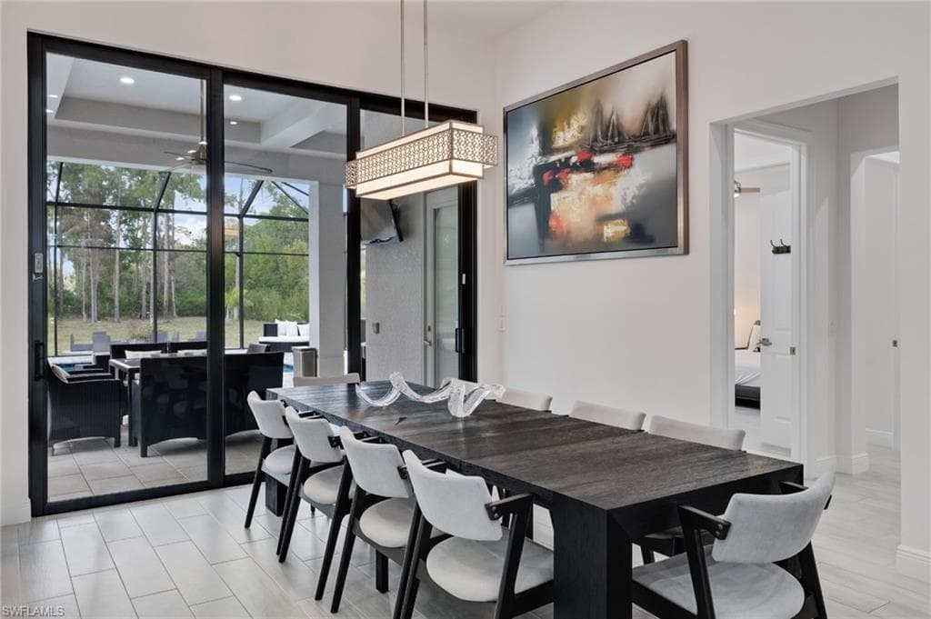 6423 Livingston Woods LN, NAPLES FL 34109-6