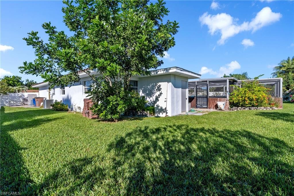 211 Richmond AVE S, LEHIGH ACRES FL 33936-40