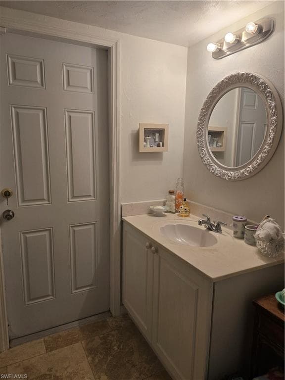 211 Richmond AVE S, LEHIGH ACRES FL 33936-18