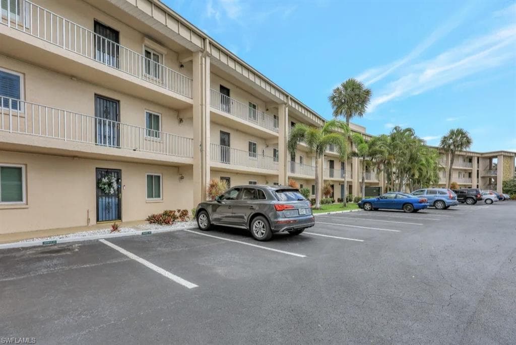 2264 Winkler AVE # 204, FORT MYERS FL 33901-19