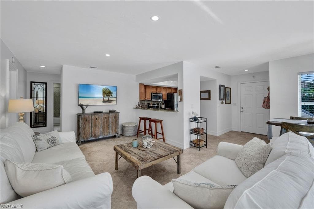 523 Club Side DR # 523, NAPLES FL 34110-4