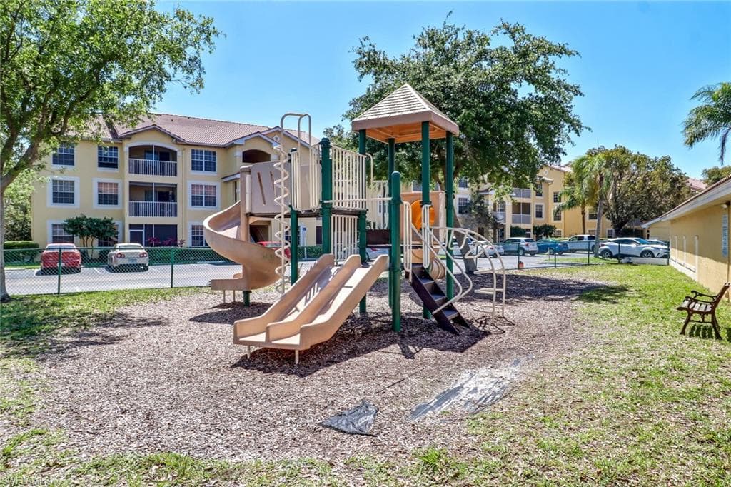 4680 Saint Croix LN # 537, NAPLES FL 34109-33