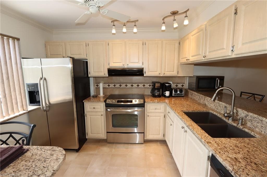 118 Palm DR # 8, NAPLES FL 34112-7