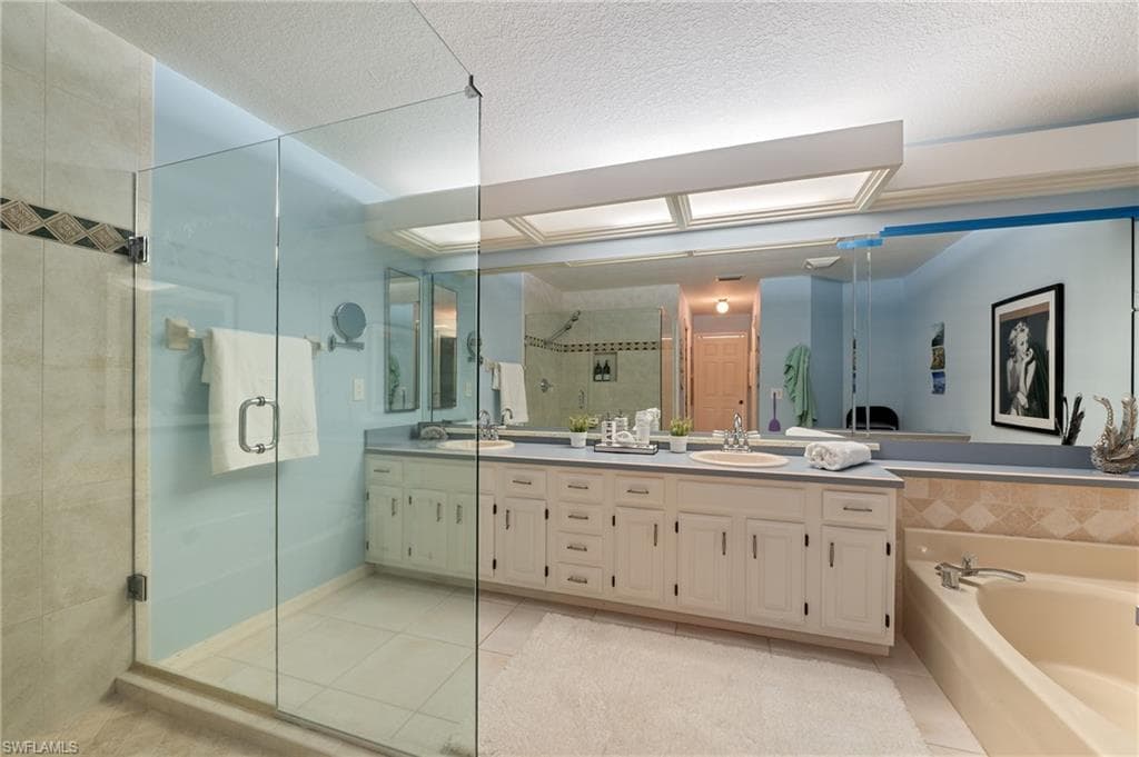 6600 Ilex CIR, NAPLES FL 34109-19