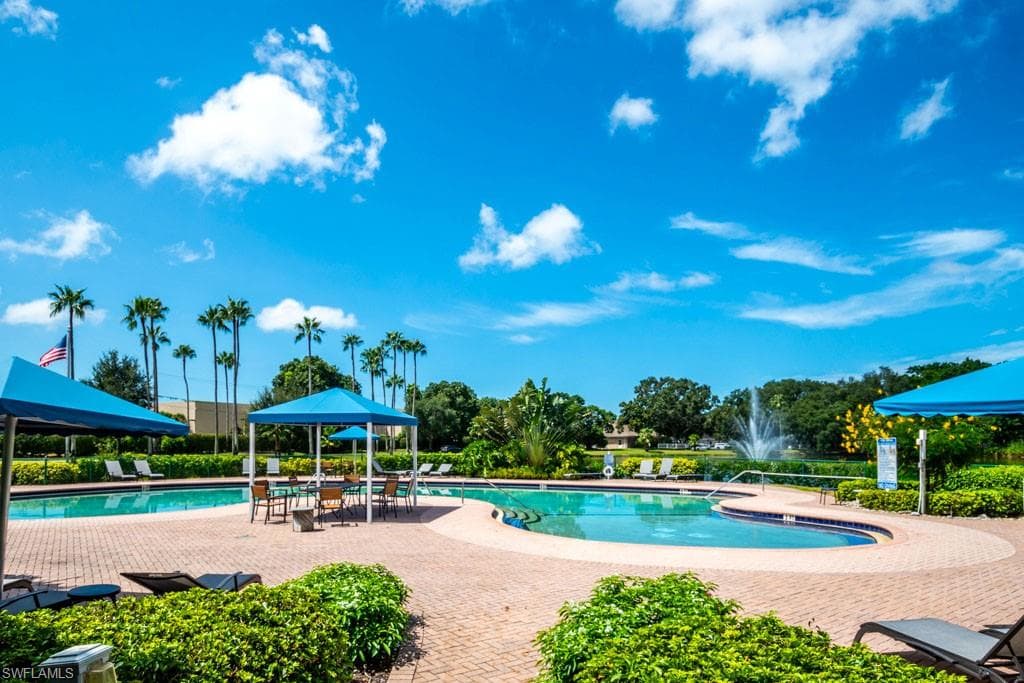 6600 Ilex CIR, NAPLES FL 34109-38