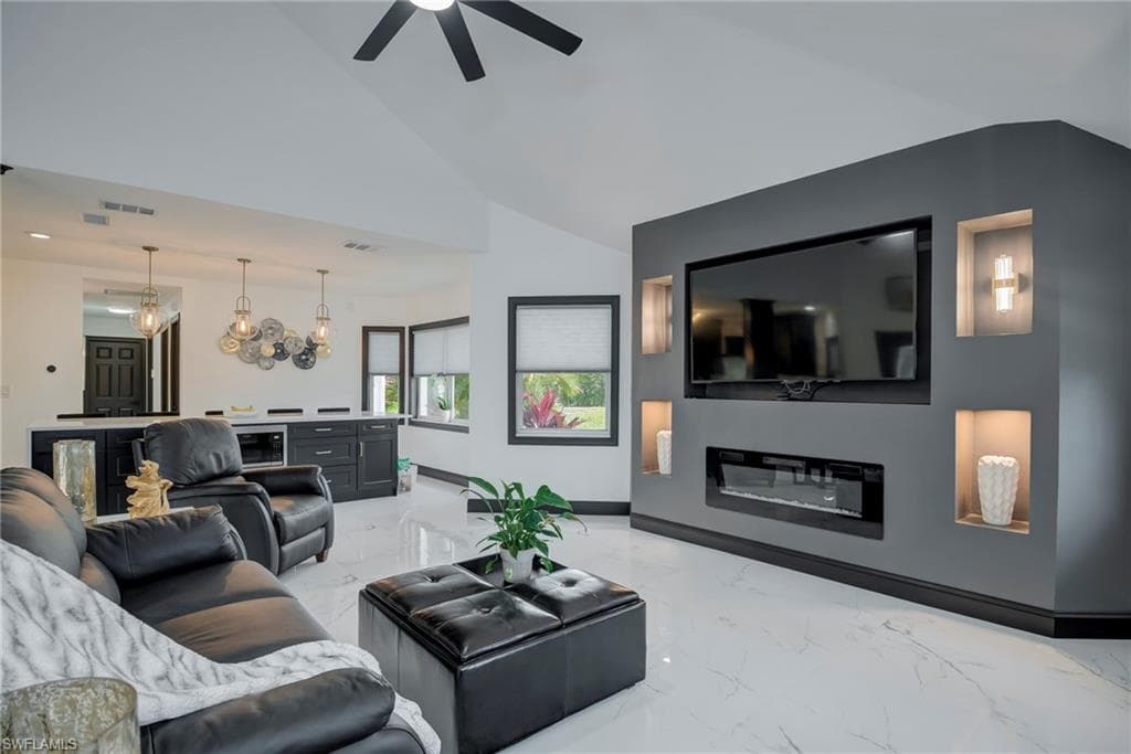 11908 King James CT, CAPE CORAL FL 33991-1