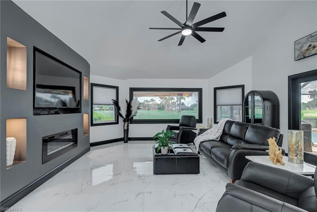 11908 King James CT, CAPE CORAL FL 33991-2