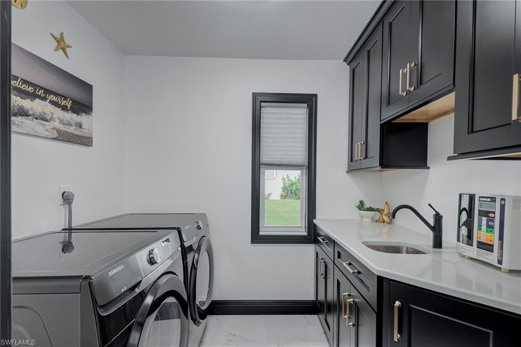 11908 King James CT, CAPE CORAL FL 33991-9