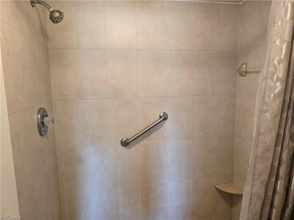 5622 Woodmere Lake CIR # B102, NAPLES FL 34112-27