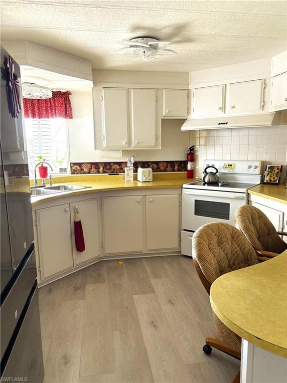 739 Leisure LN, NORTH FORT MYERS FL 33917-2