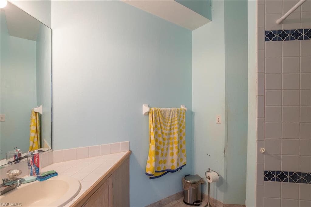6062 Waterway Bay DR, FORT MYERS FL 33908-21