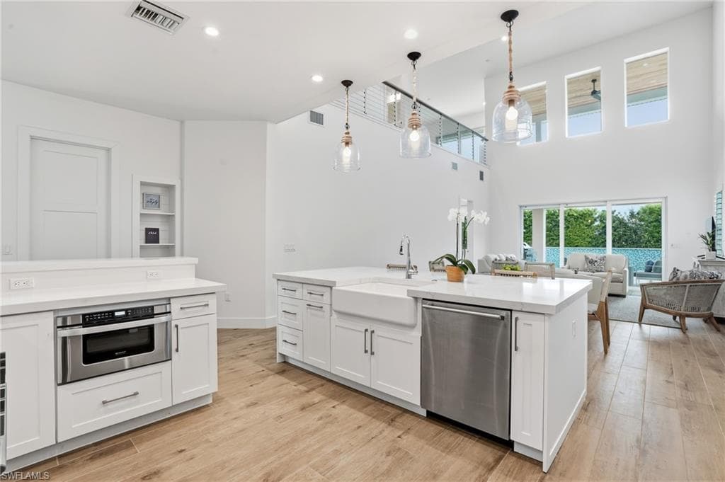 115 Cambria LN, NAPLES FL 34112-6